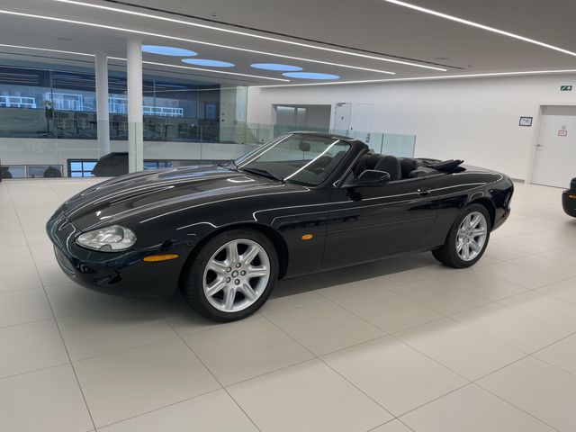 Jaguar XK8 4.0 V8 convertible